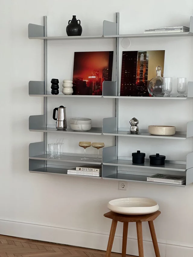 still one of my favorite shelf systems @kriptonitedesign 
expandable, flexible, unobtrusive and timelessly elegant